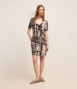 Vestido T-Shirt Curto em Viscolinho com Estampa Artística