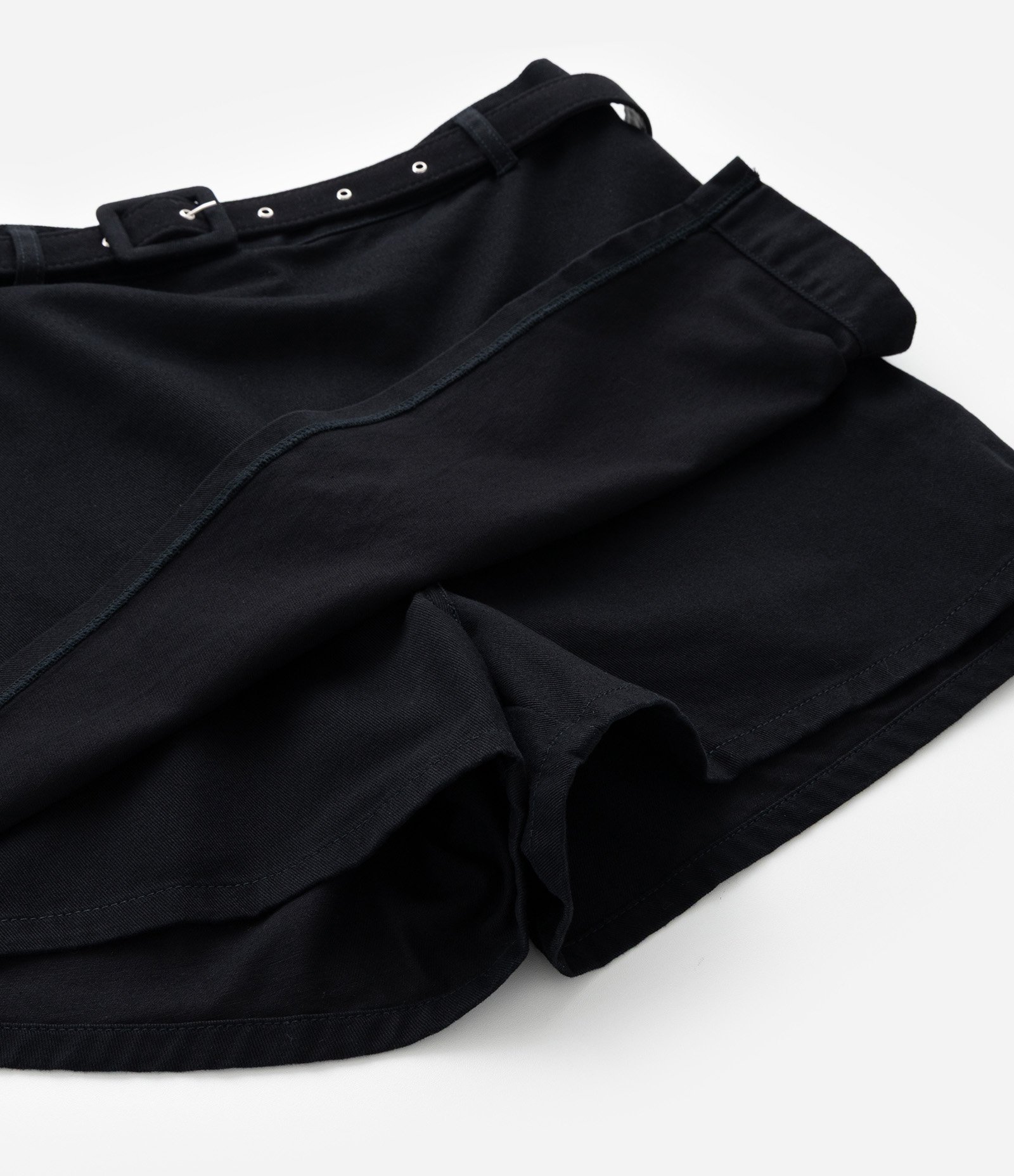 Short Saia em Sarja com Cinto Curve & Plus Size Preto 9