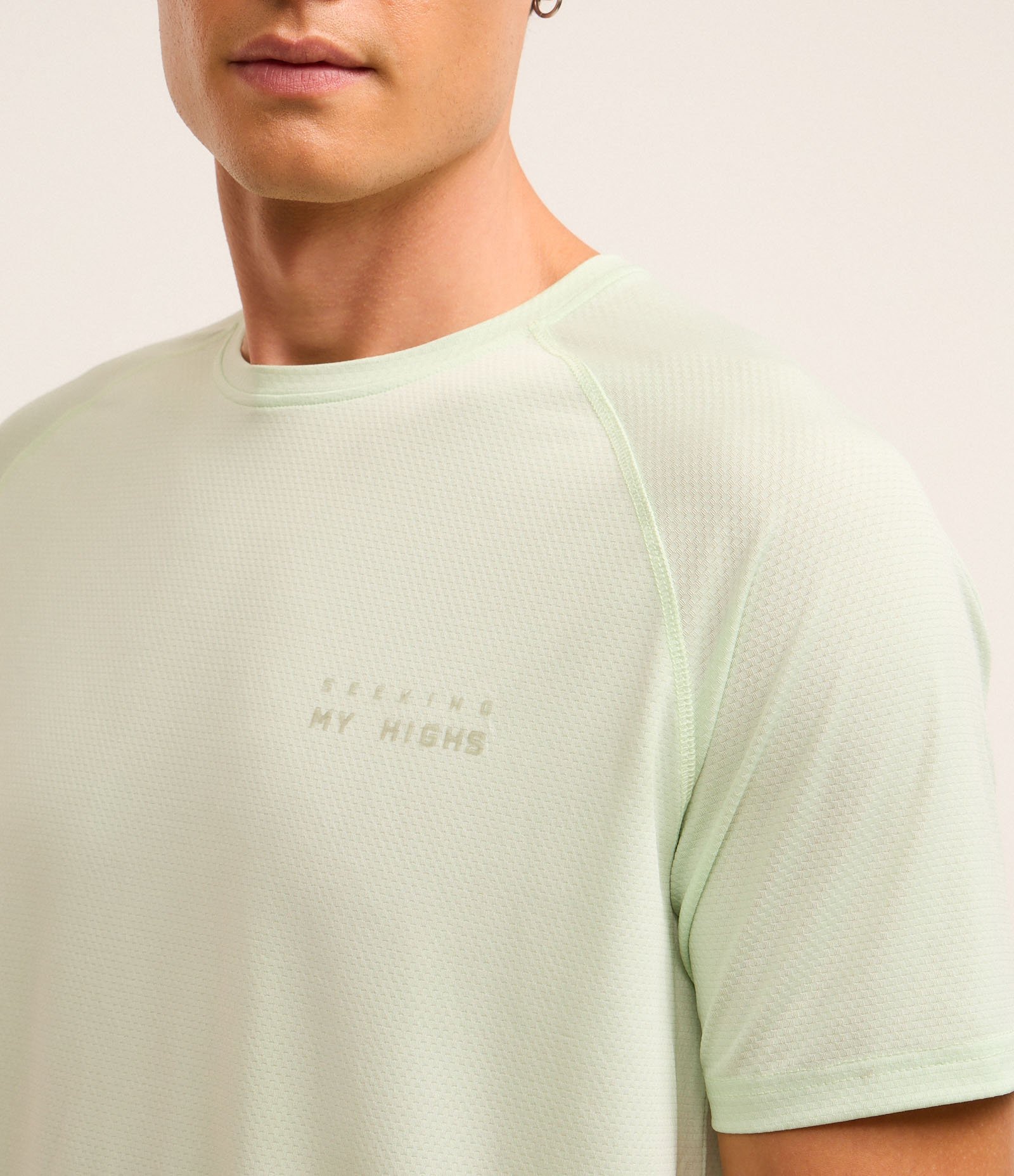 Camiseta Esportiva Regular com Tecnologia Dry e Estampa Lettering Refletiva Verde 4