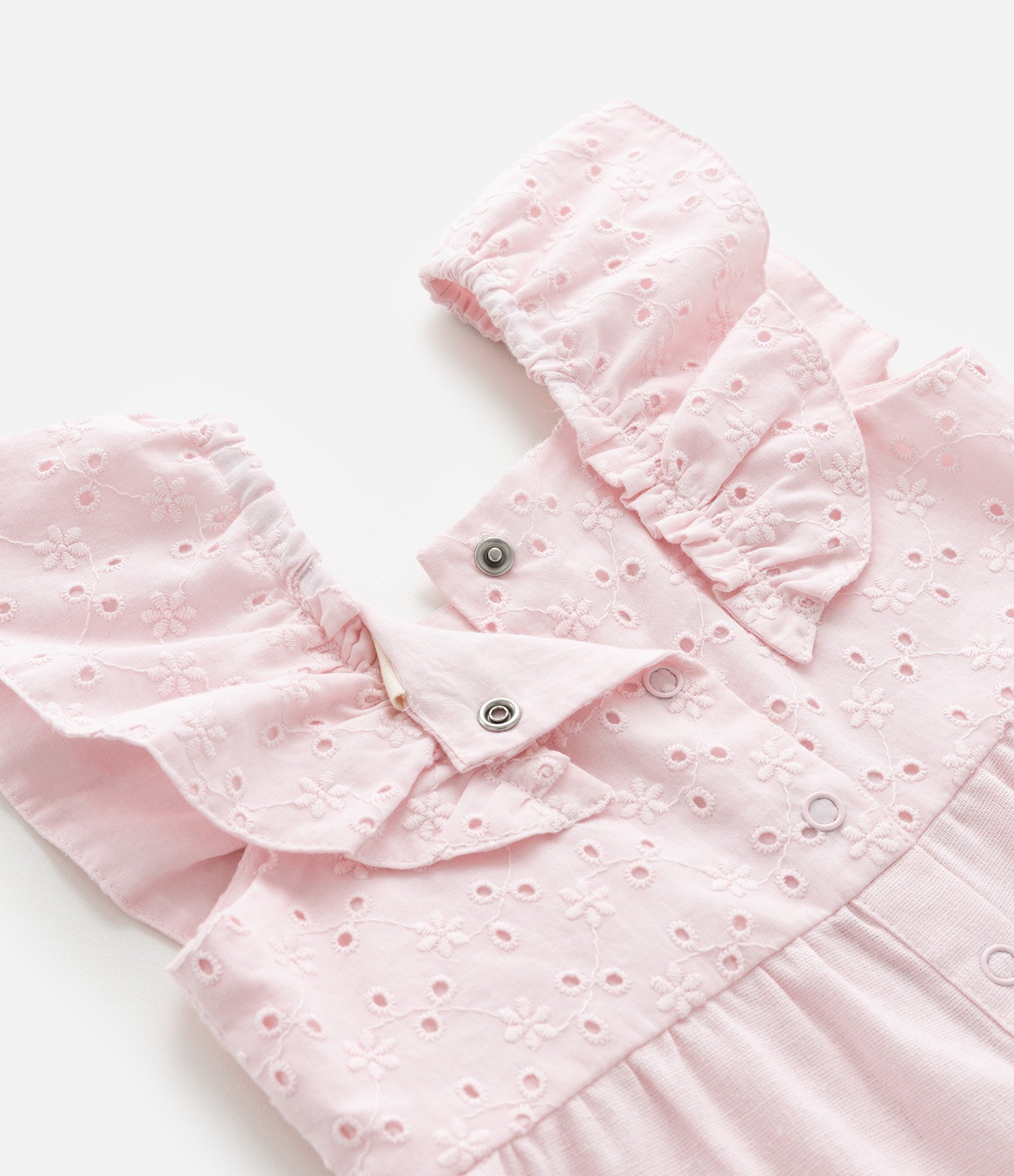 Macaquinho em Tricoline com Babado Broderie e Faixa de Cabelo - Tam 0 a 18 Meses Rosa 8