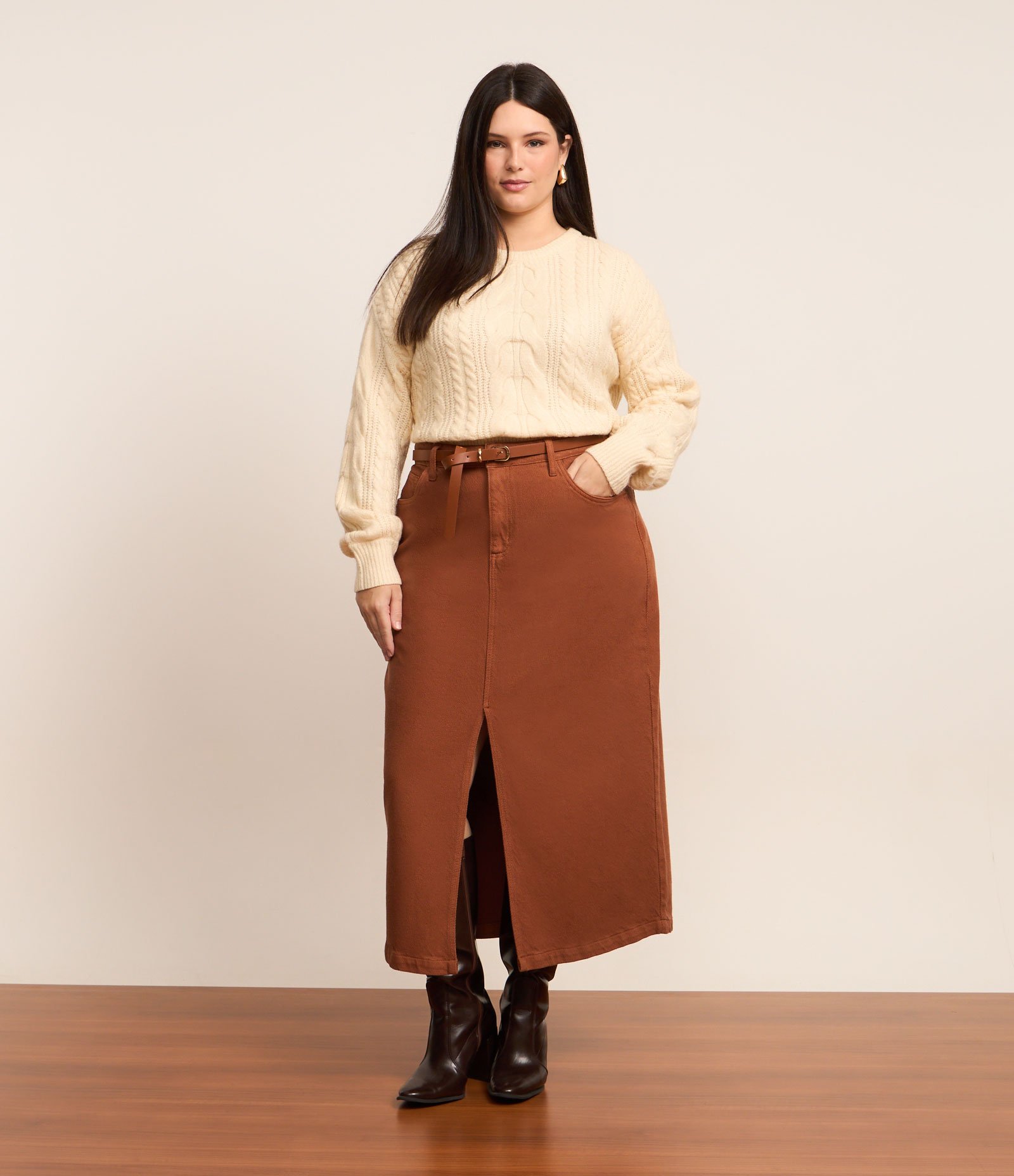 Saia Midi em Sarja Cotelê e Fenda Frontal Curve & Plus Size Terracota 1