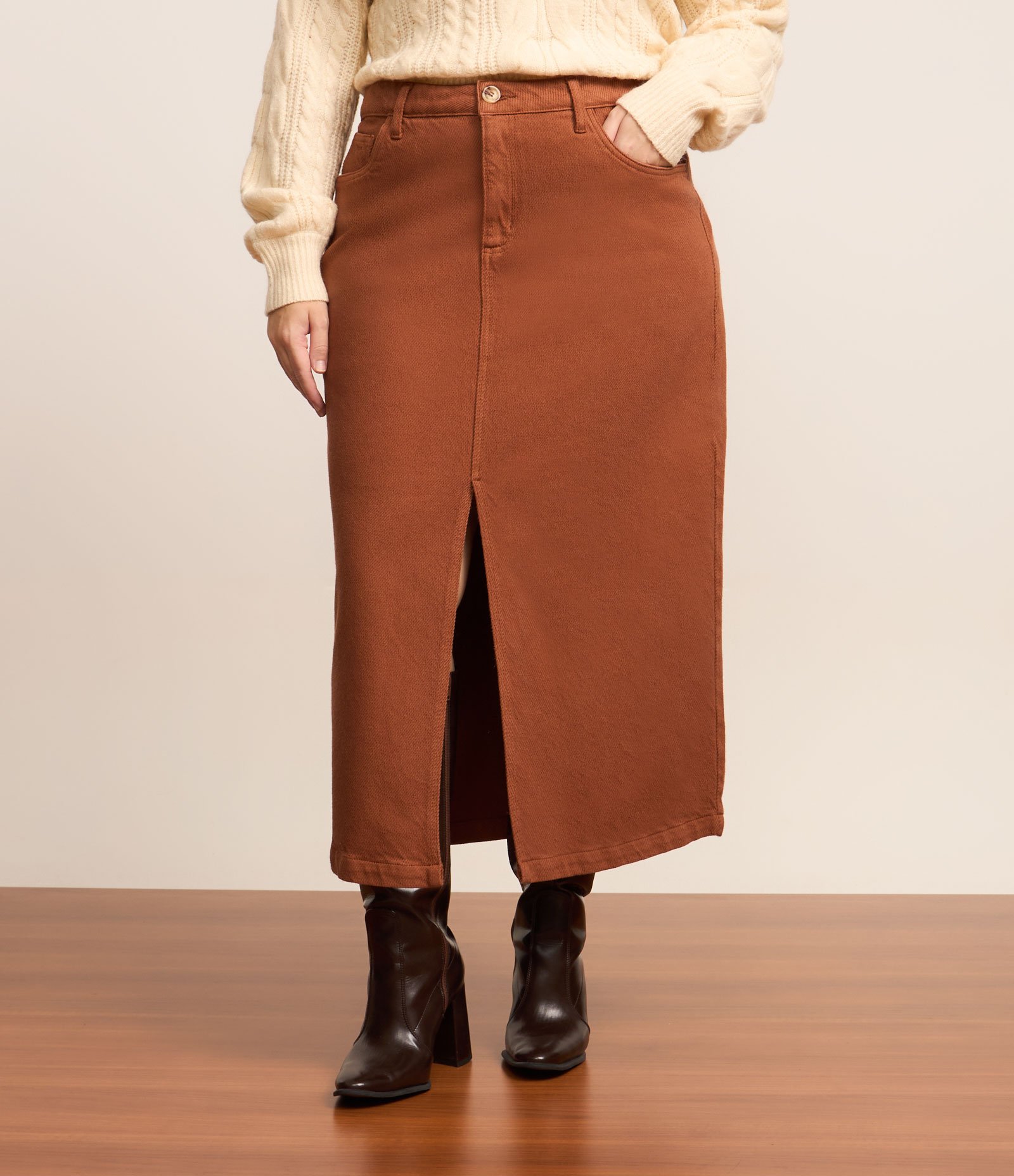Saia Midi em Sarja Cotelê e Fenda Frontal Curve & Plus Size Terracota 2