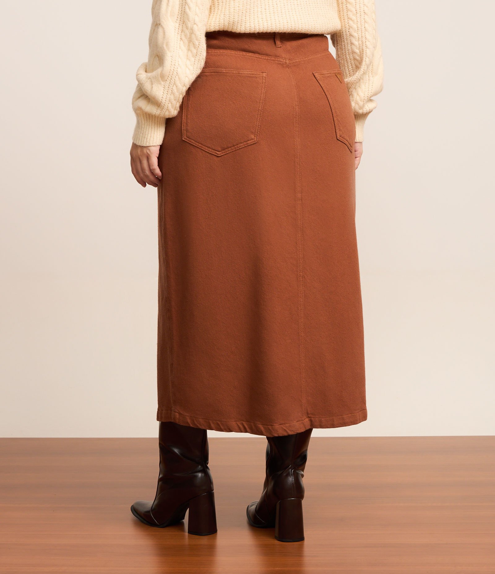Saia Midi em Sarja Cotelê e Fenda Frontal Curve & Plus Size Terracota 3
