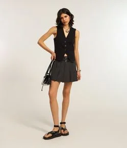 Short Saia Plissada em Alfaiataria com Dois Cintos