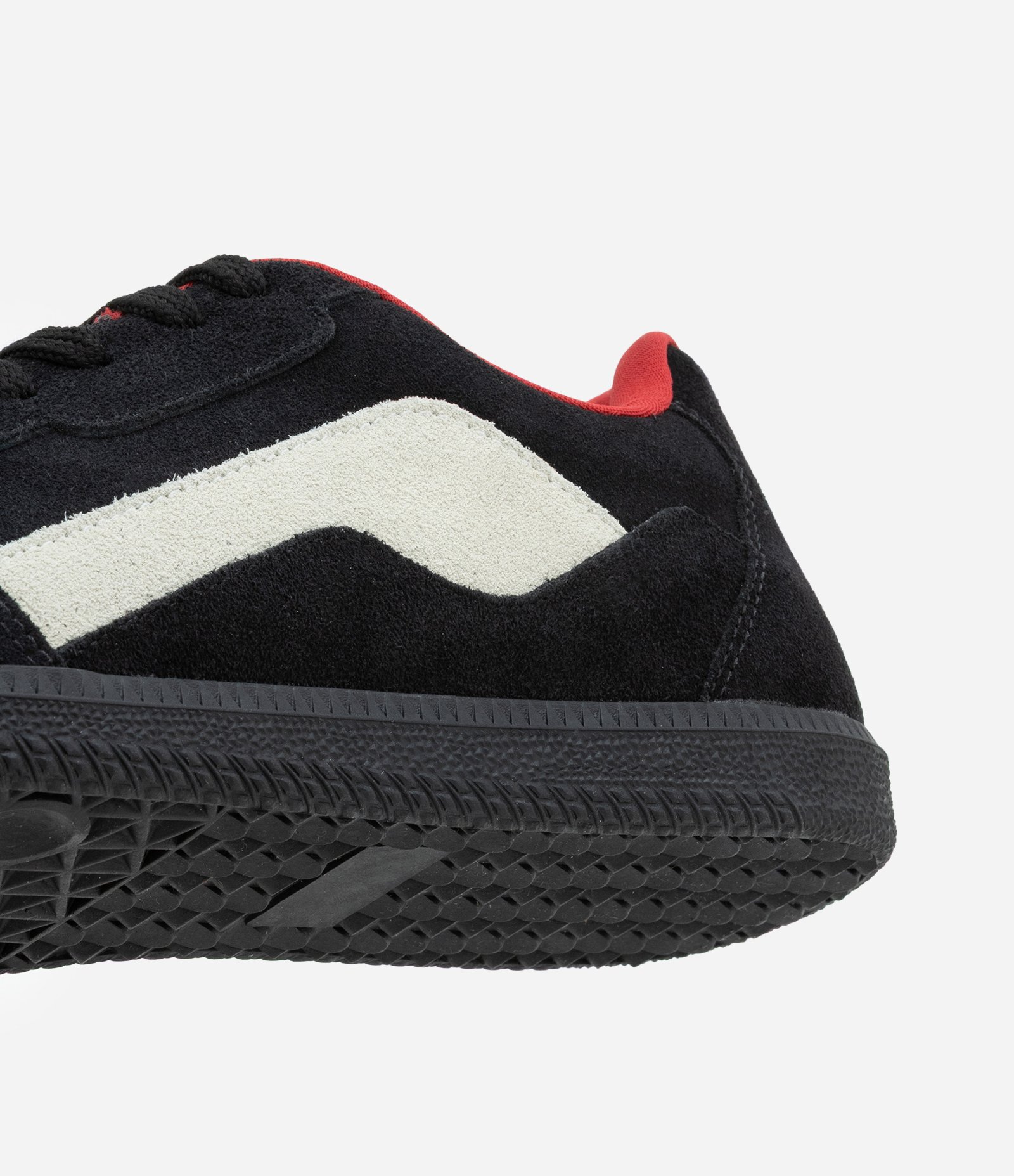 Tênis Racing Retrô em Camurça com Recortes Preto 3