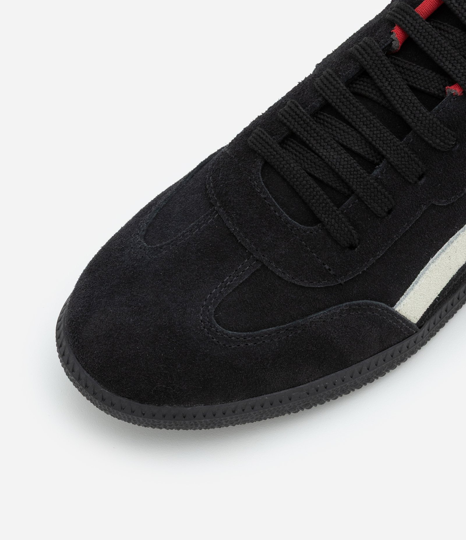 Tênis Racing Retrô em Camurça com Recortes Preto 4