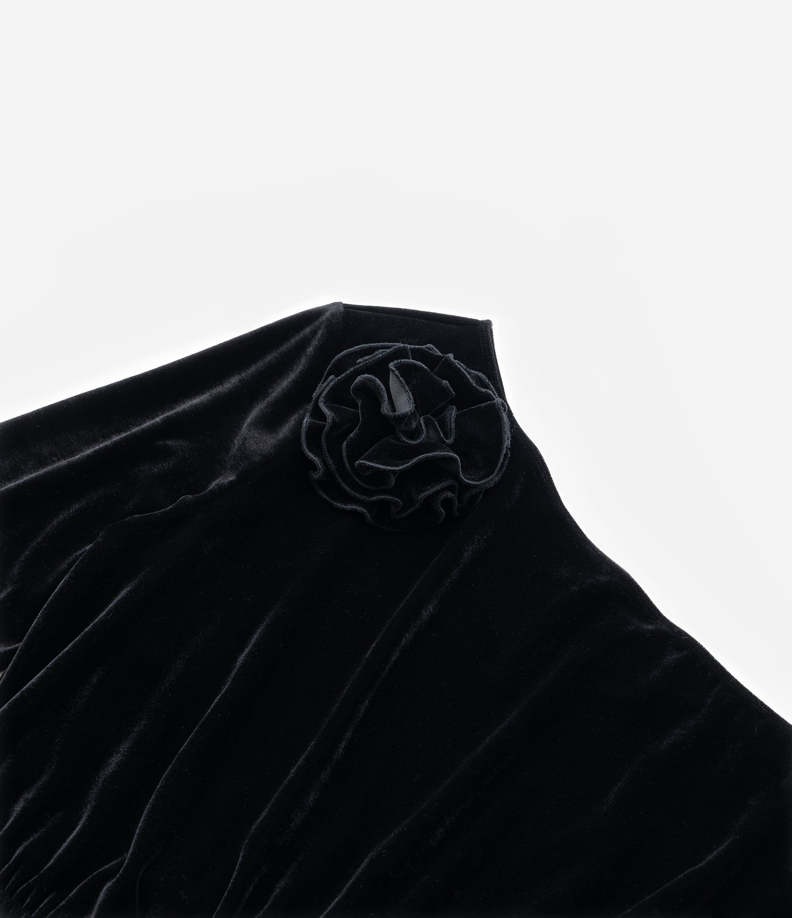 Macacão em Veludo Coleção Rita Carreira Curve & Plus Size Preto 8