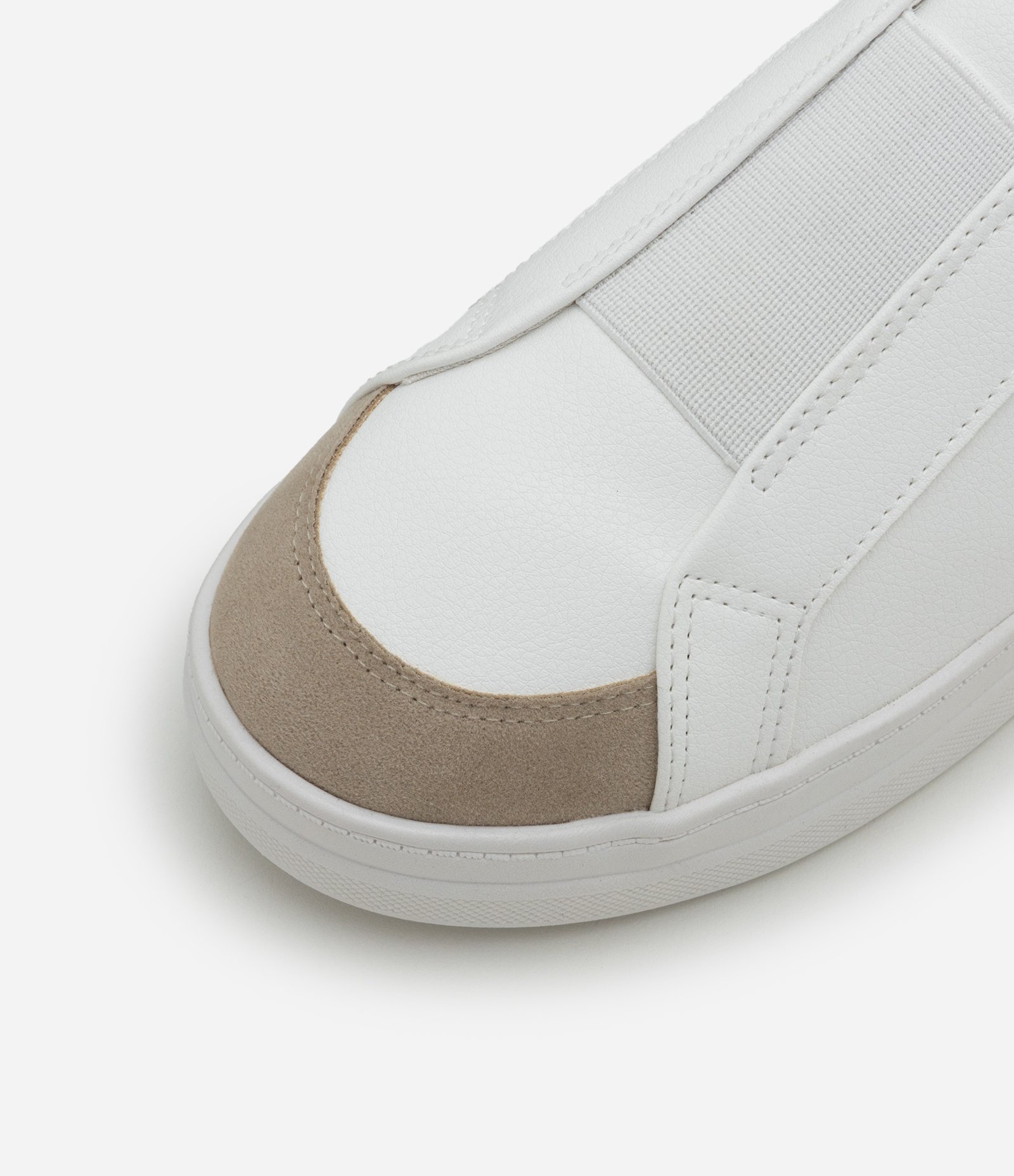 Tênis Slip On em PU com Recortes e Elástico para Calce Off White/ Marrom 4