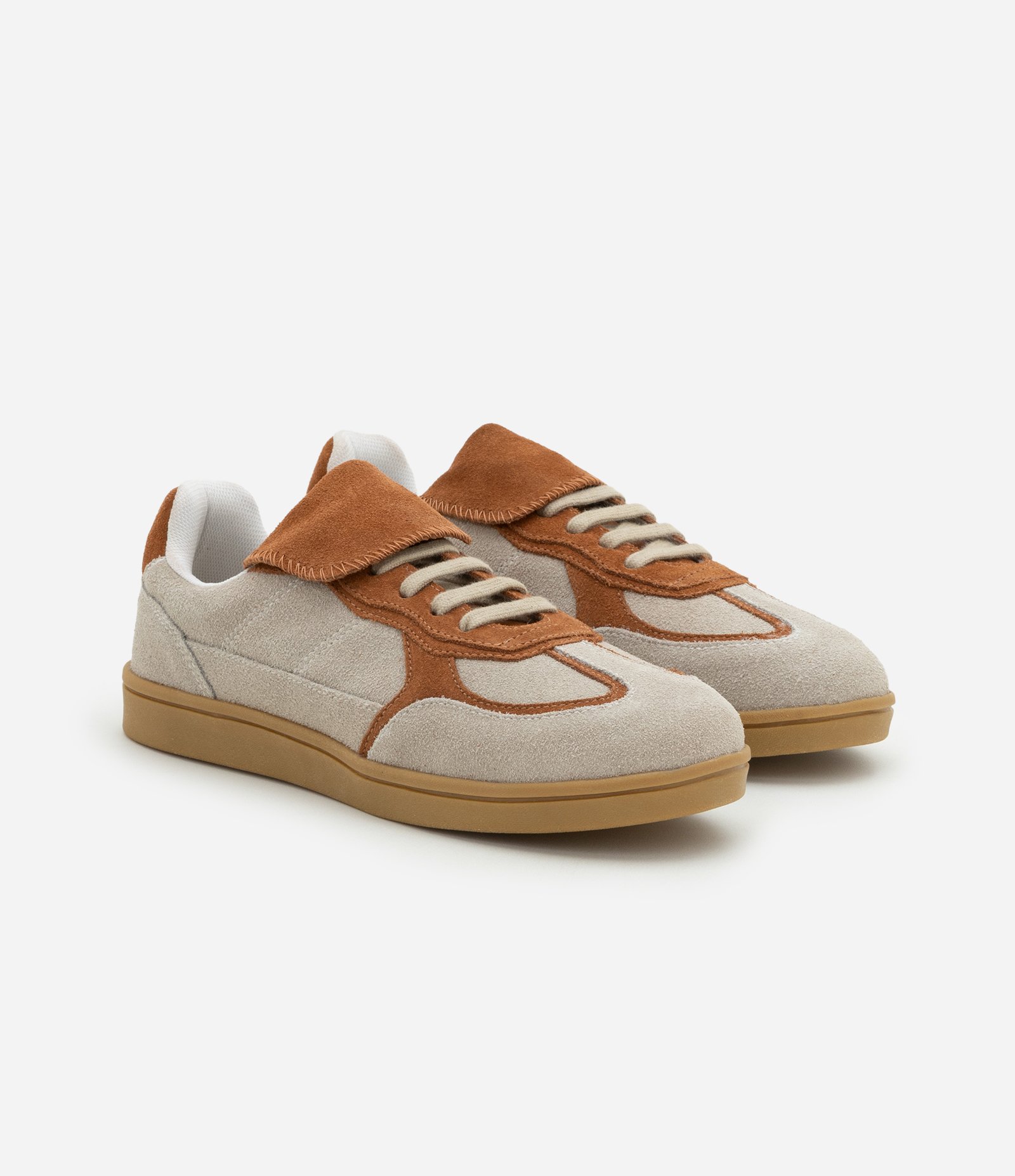Tênis em Couro com Lingueta Alongada Off White 2