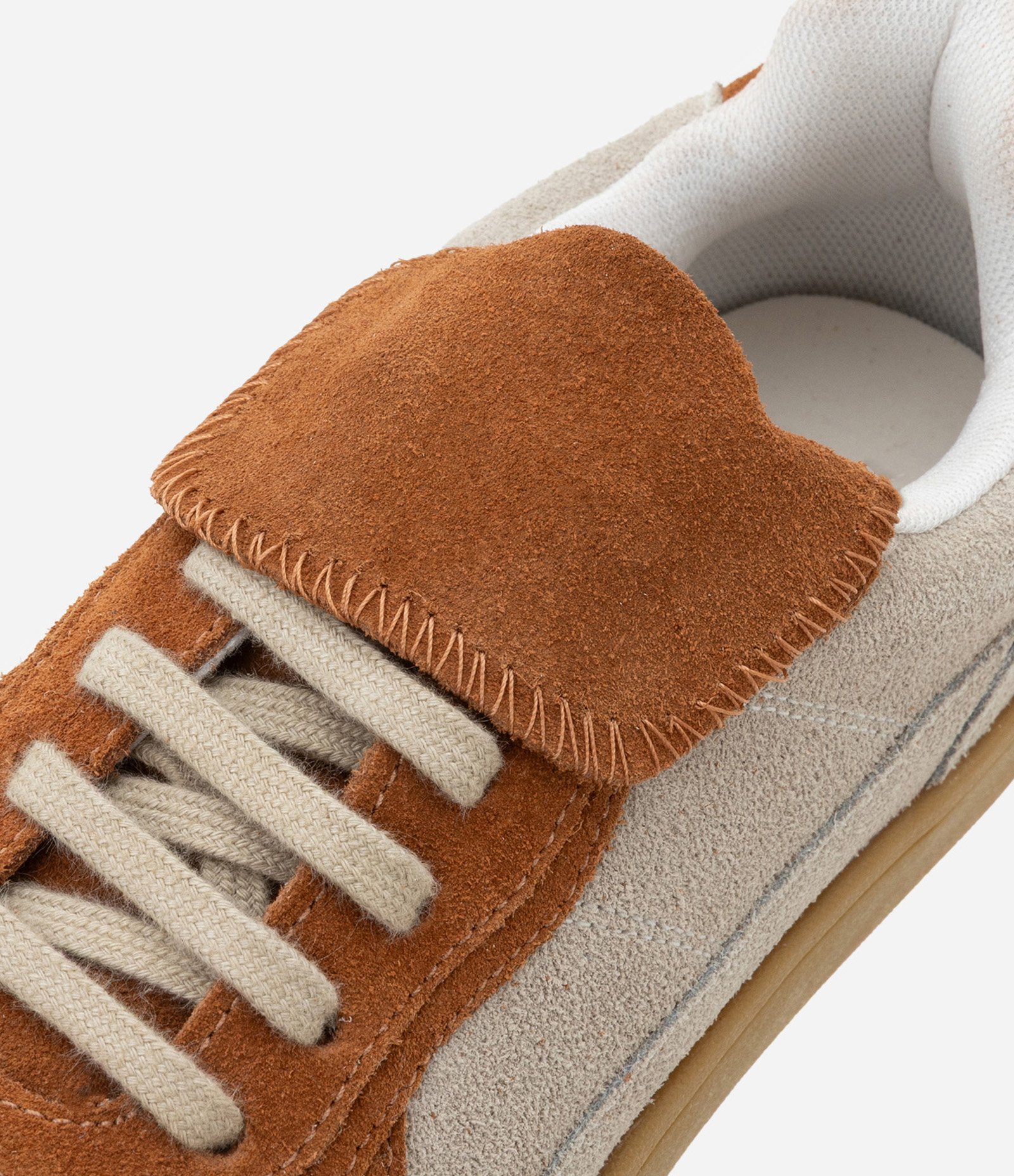 Tênis em Couro com Lingueta Alongada Off White 4