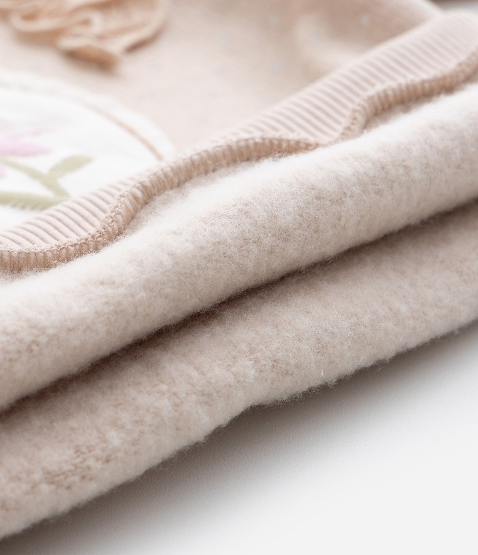 Casaco Infantil com Babado e Bordado de Flores - Tam 0 a 18 meses Bege 5