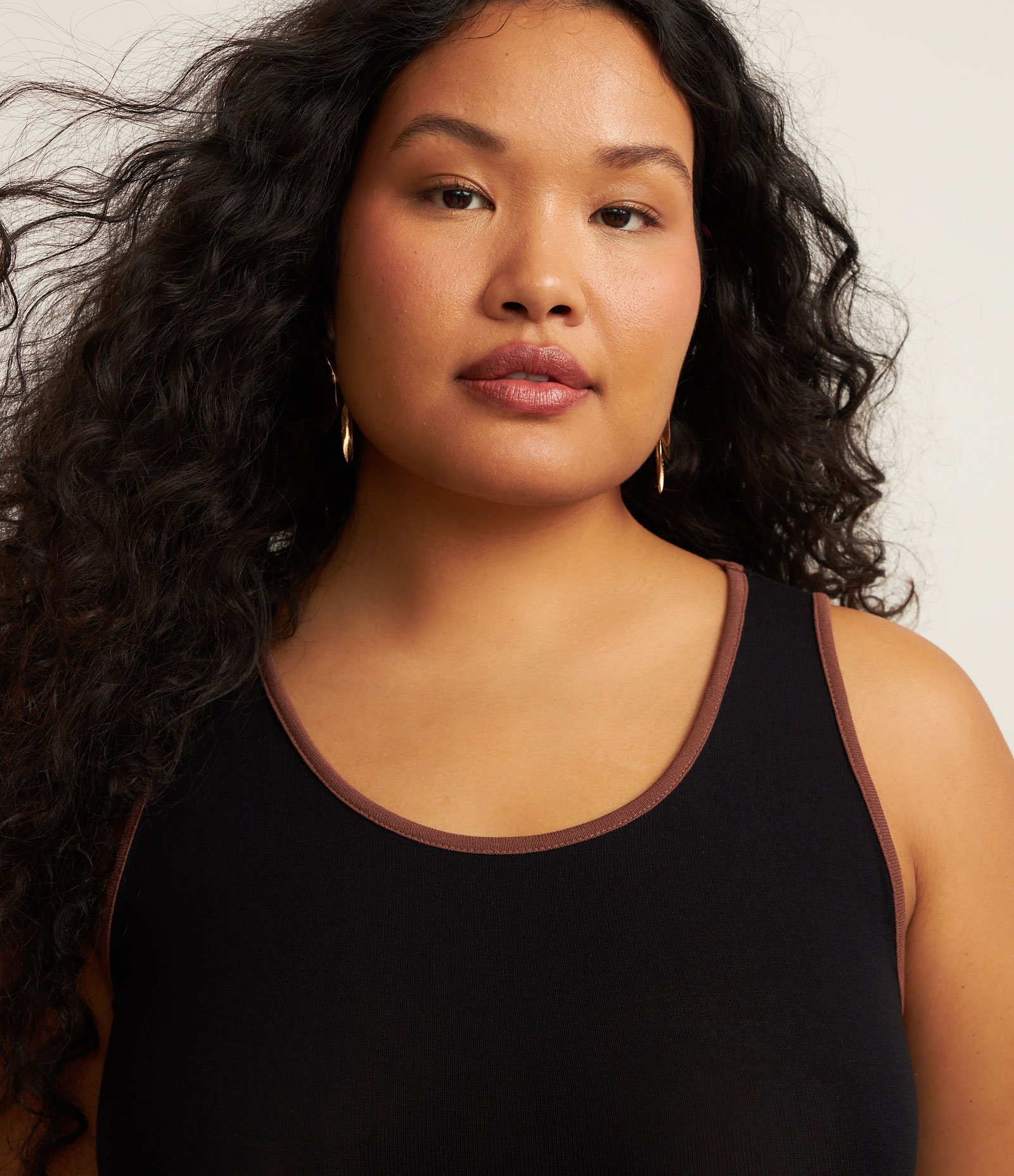 Saída de Praia Vestido Longo Assimétrico com Recorte Curve e Plus Size Preto 4