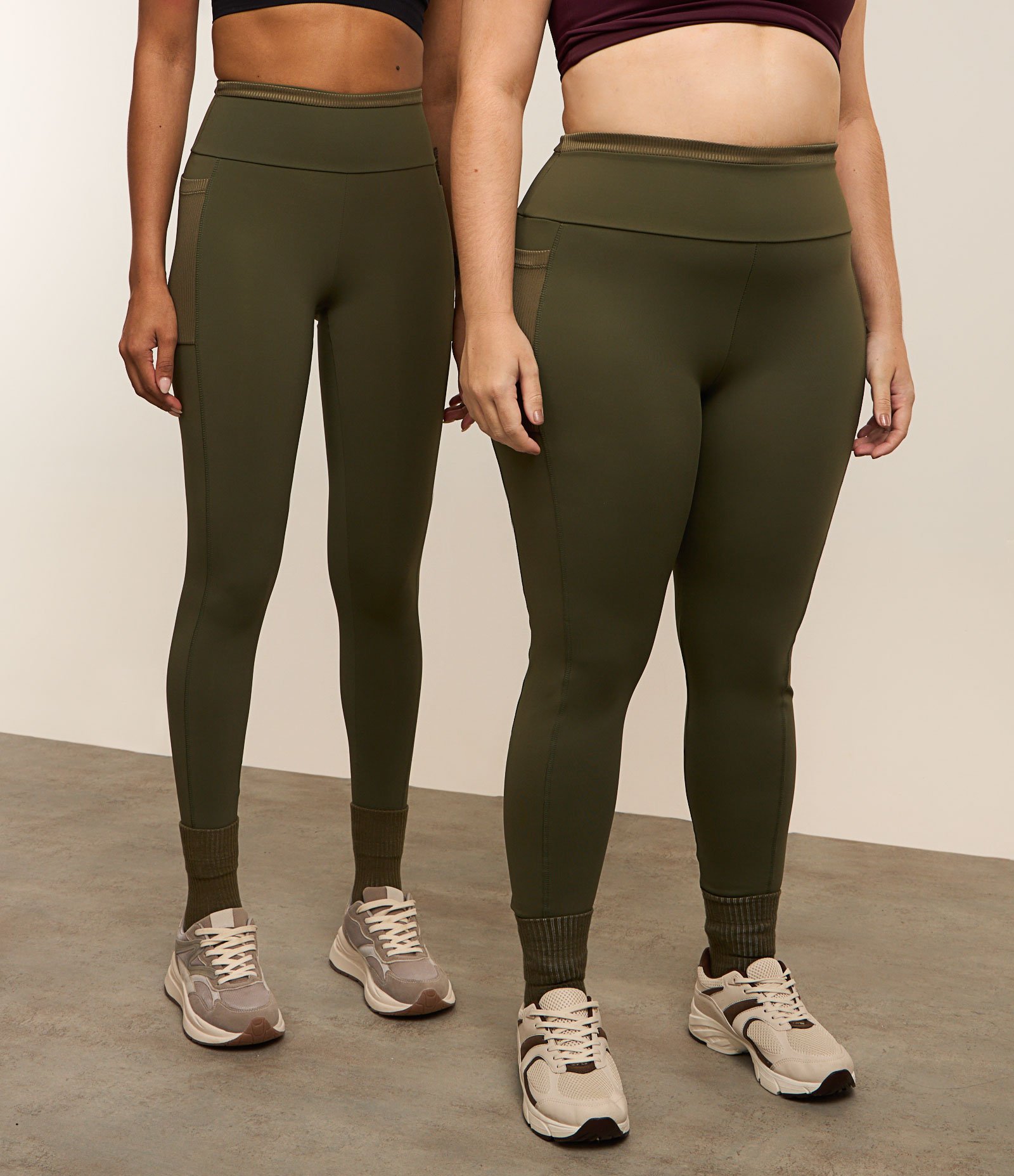 Calça Legging Esportiva em Microfibra com Bolso Verde 2