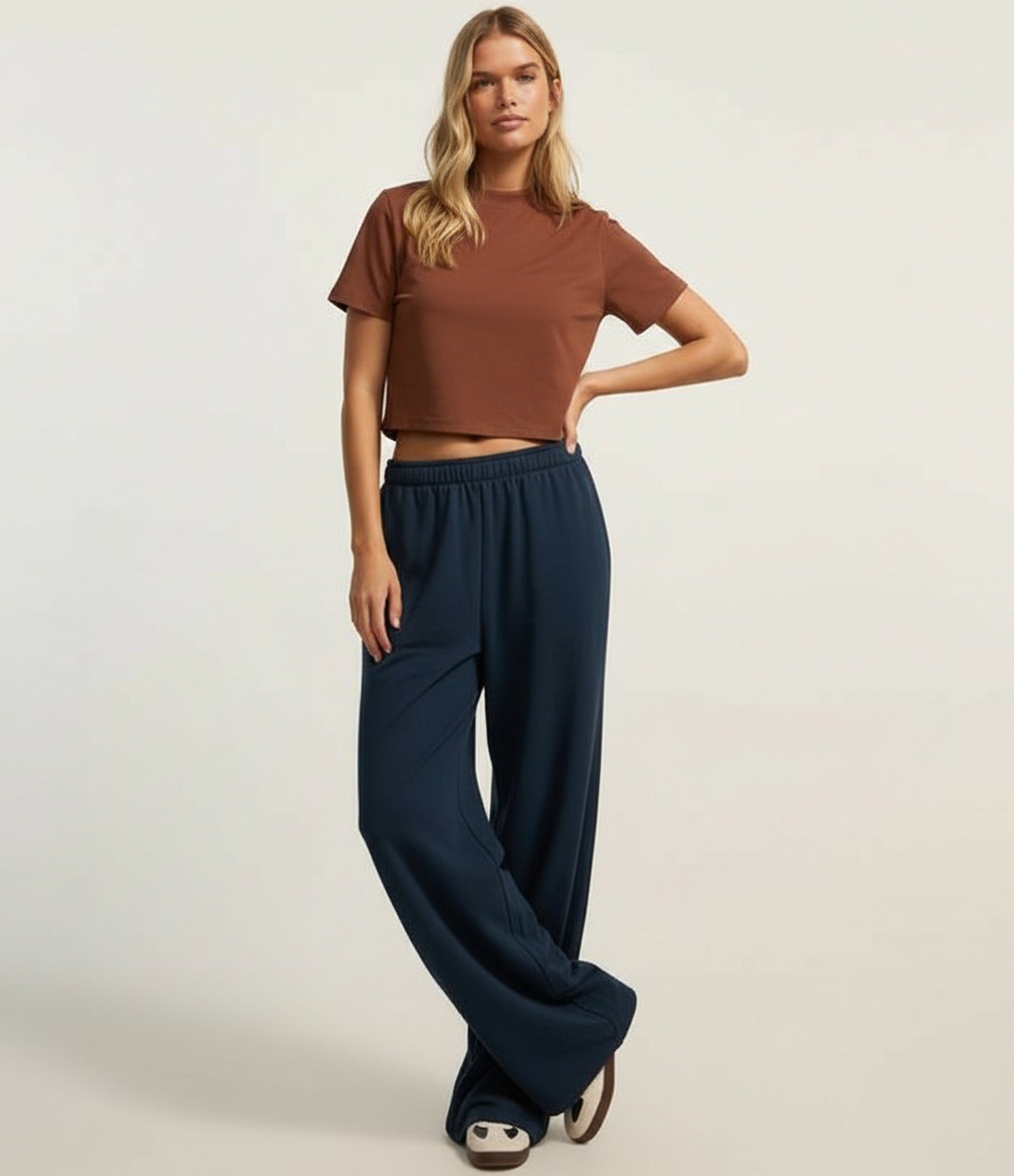 Blusa T-Shirt Cropped em Algodão Peruano com Gola Altinha Marrom Claro 4