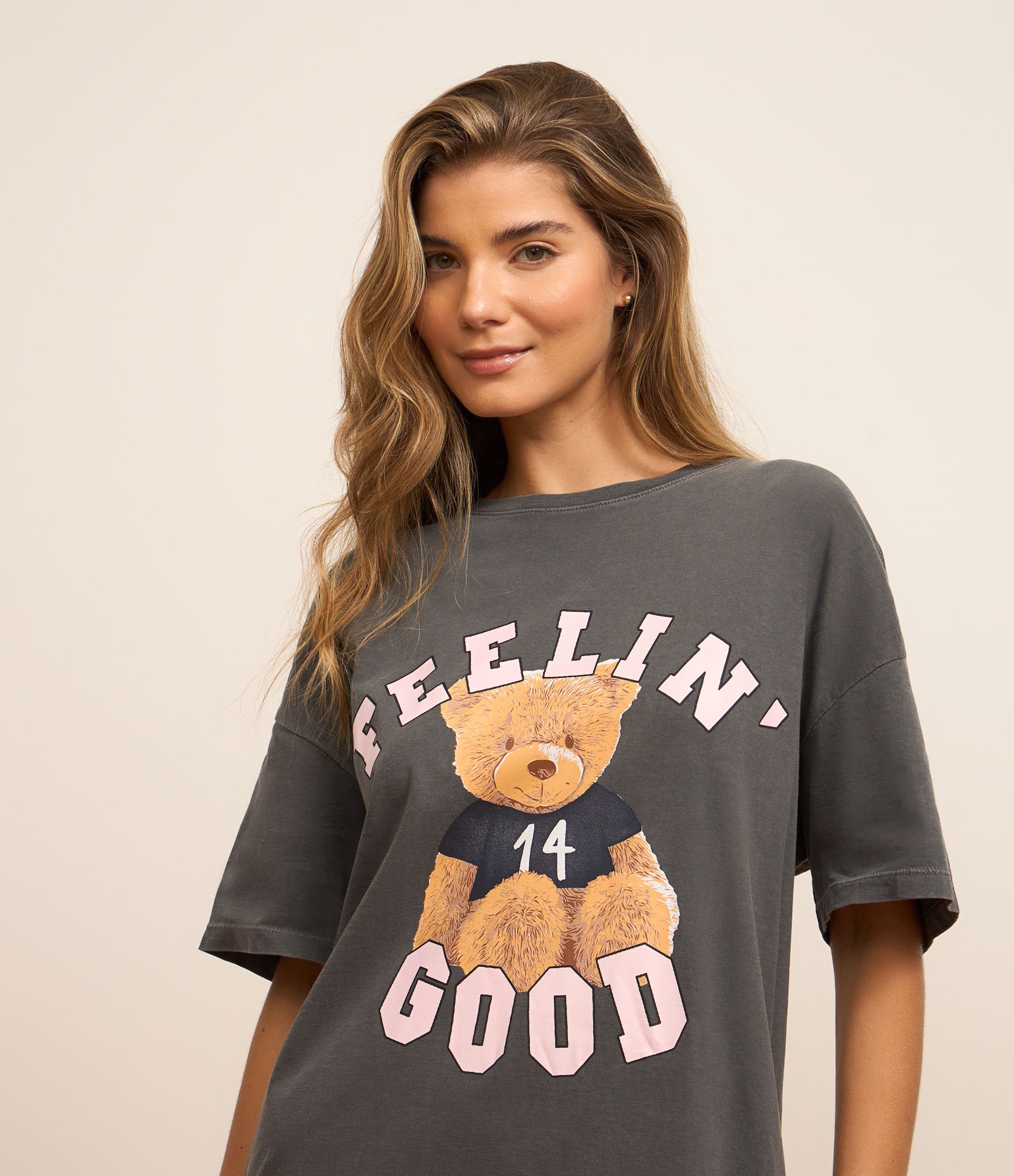 Camisola T-shirt em Algodão com Estampa Ursinho Feelin Good Cinza 1