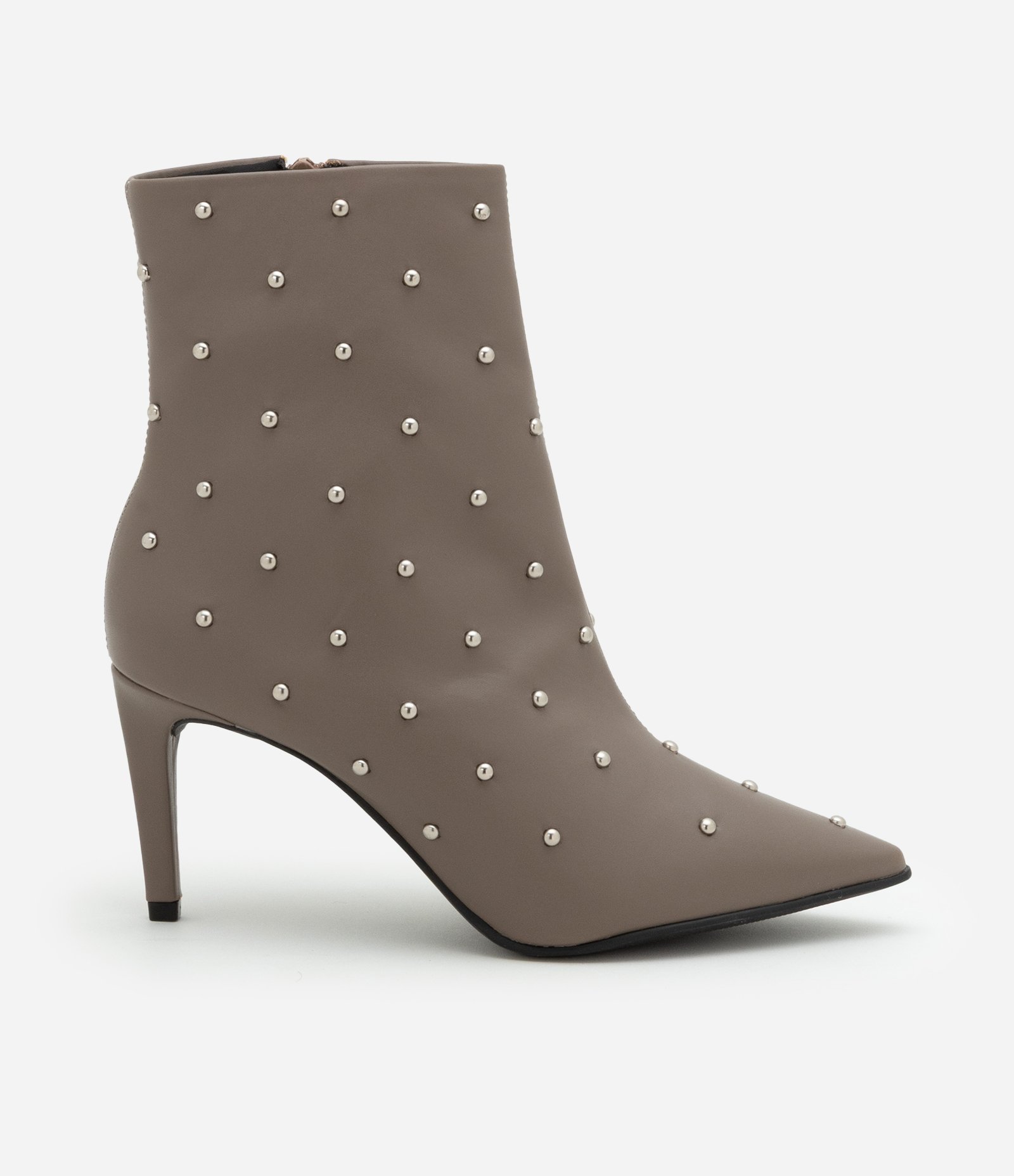 Bota Cano Médio com Bico Fino e Tachinhas Aplicadas Cinza 1