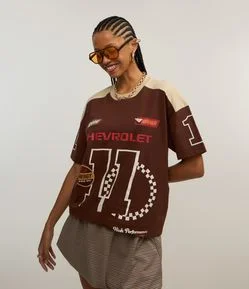 Camiseta Oversized com Recorte Contrastante e Estampa Chevrolet