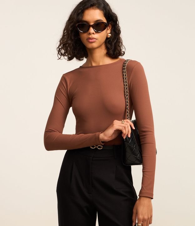 Body Texturizado em Microfibra com Tiras Torcidas nas Costas