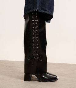 Bota Cano Alto com Lace Up na Lateral