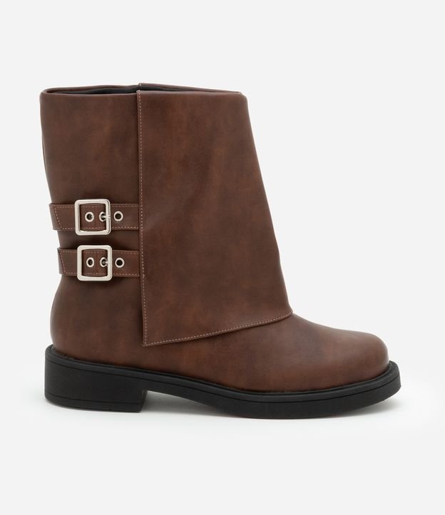 Bota Cano Médio em PU com Pala e Fivelas Laterais
