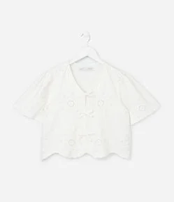 Blusa Curta Infantil com Lacinhos e Bordado Broderie - Tam 5 a 14 Anos
