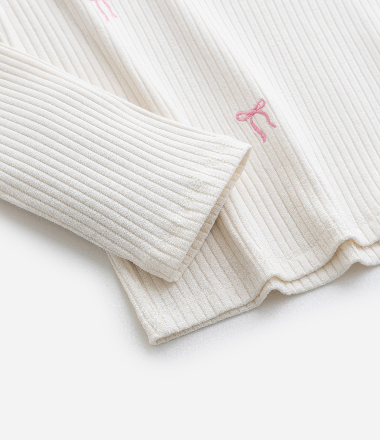 Blusa Infantil Canelada com Bordado de Mini Laços - Tam 5 a 14 anos Bege 4