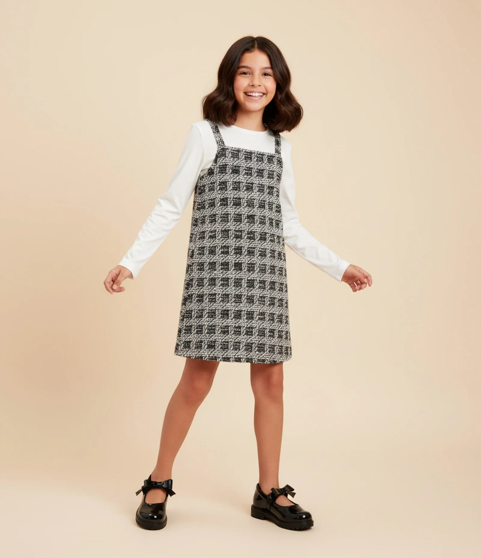 Vestido Infantil em Tweed com Sobreposição - Tam 5 a 14 Anos Preto/Branco 1