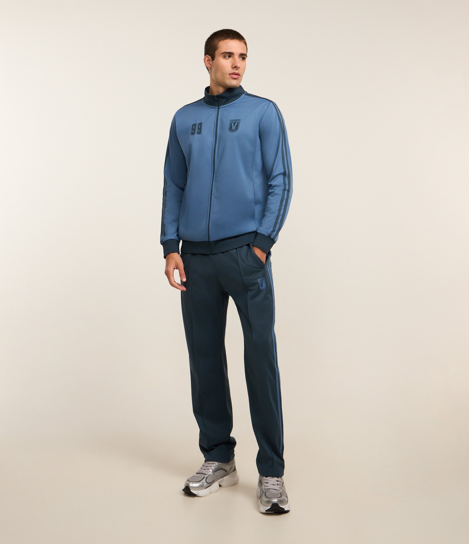 Casaco Esportivo em Helanca com Estampa Lettering e Fechamento Frontal Azul 2