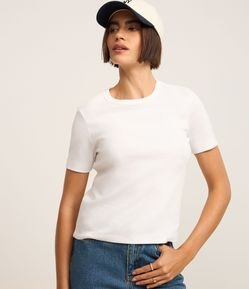 Blusa Básica Ajustada em Ribana com Gola Redonda