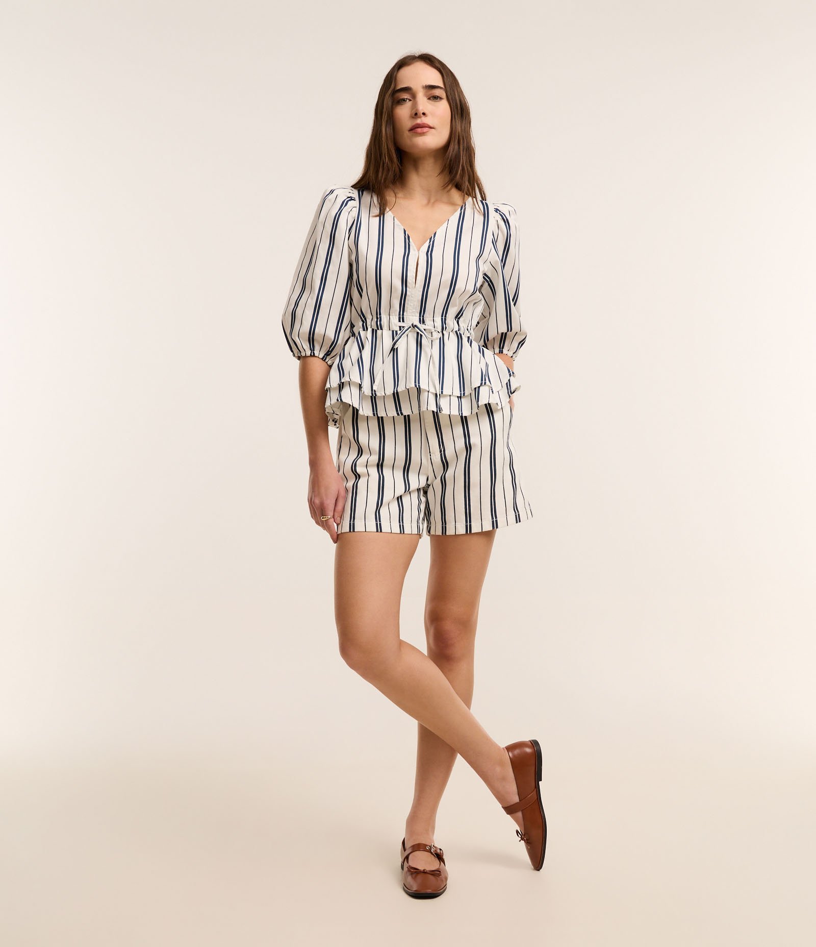 Blusa em Sarja com Manga Bufante com Amarração na Cintura Branco 2