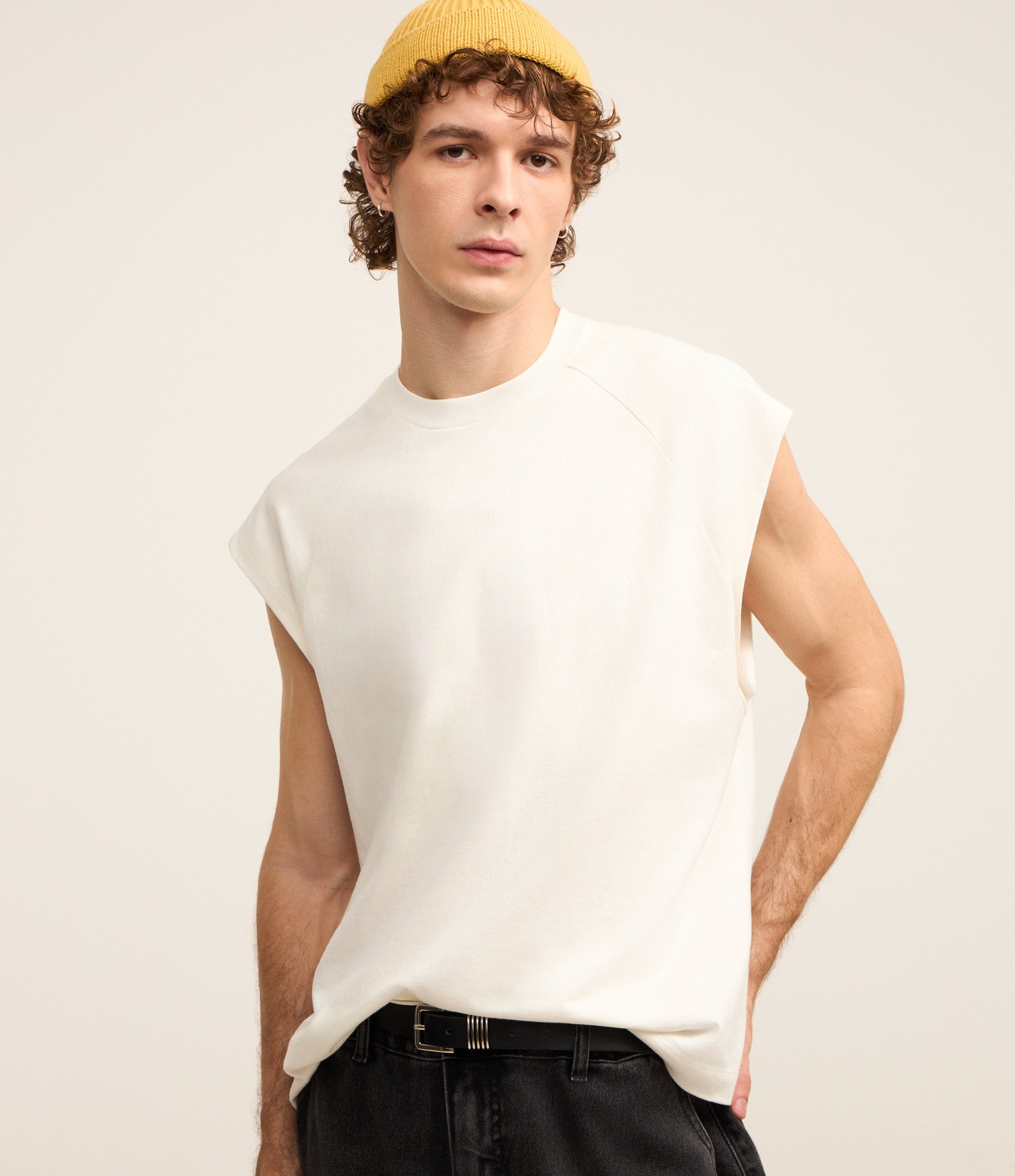 Regata Boxy em Malhão com Gola Raglan Branco 1