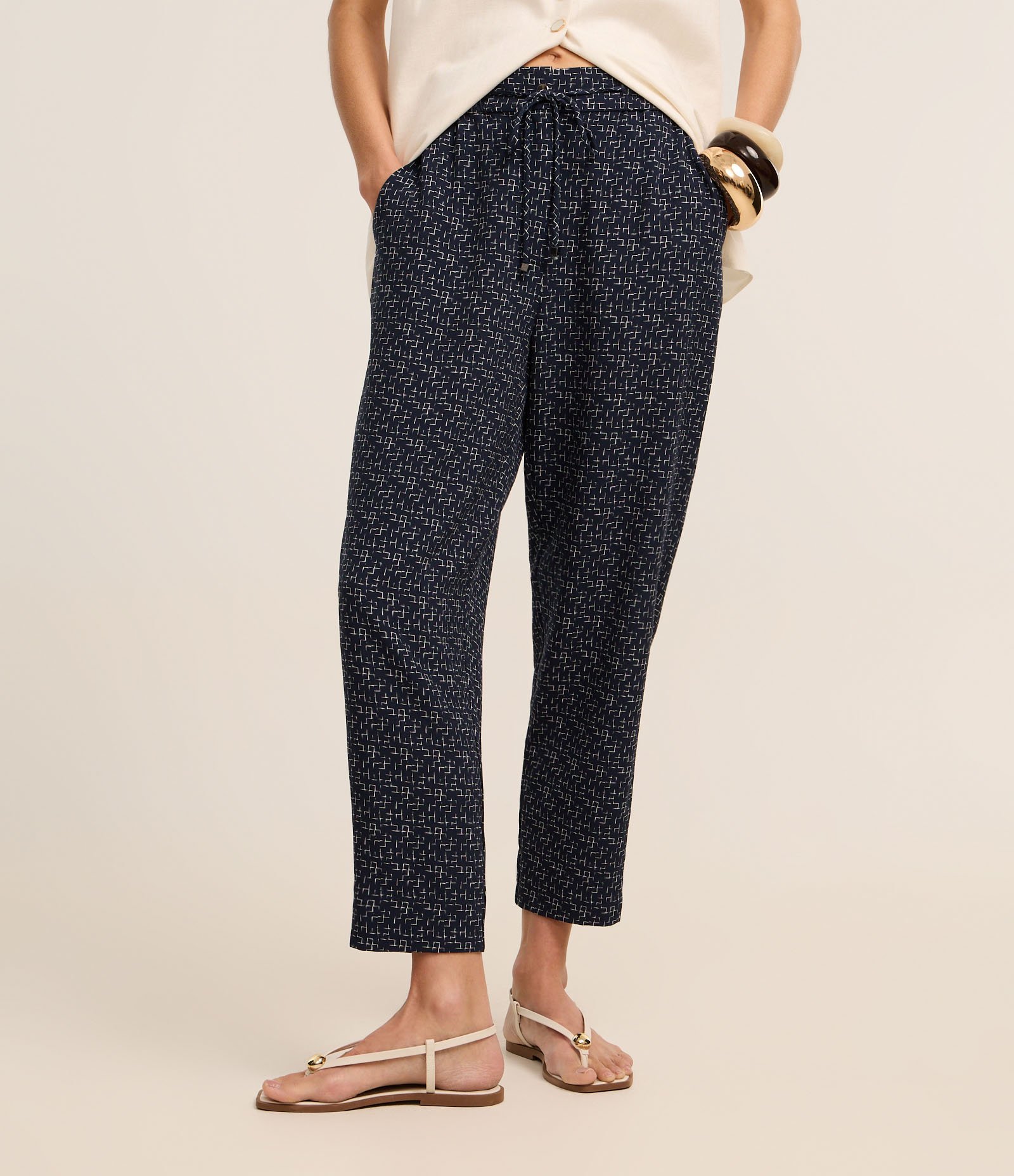 Calça Fluida Cintura Alta em Crepe com Estampa Geométrica Azul Escuro 3