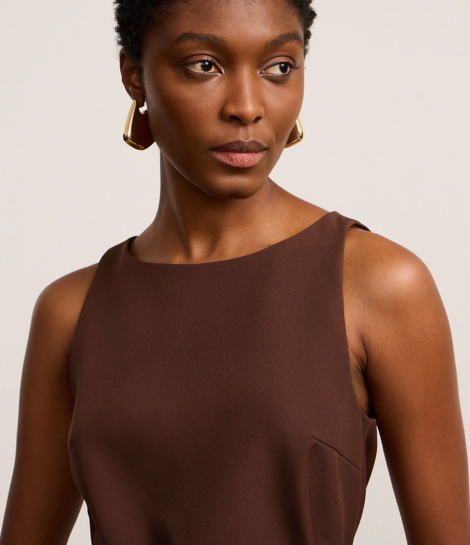 Blusa Alfaiatada com Cinto de Fivela Redonda Marrom 6