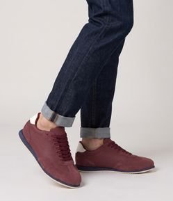 Tênis Retrô com Recortes Efeito Camurça