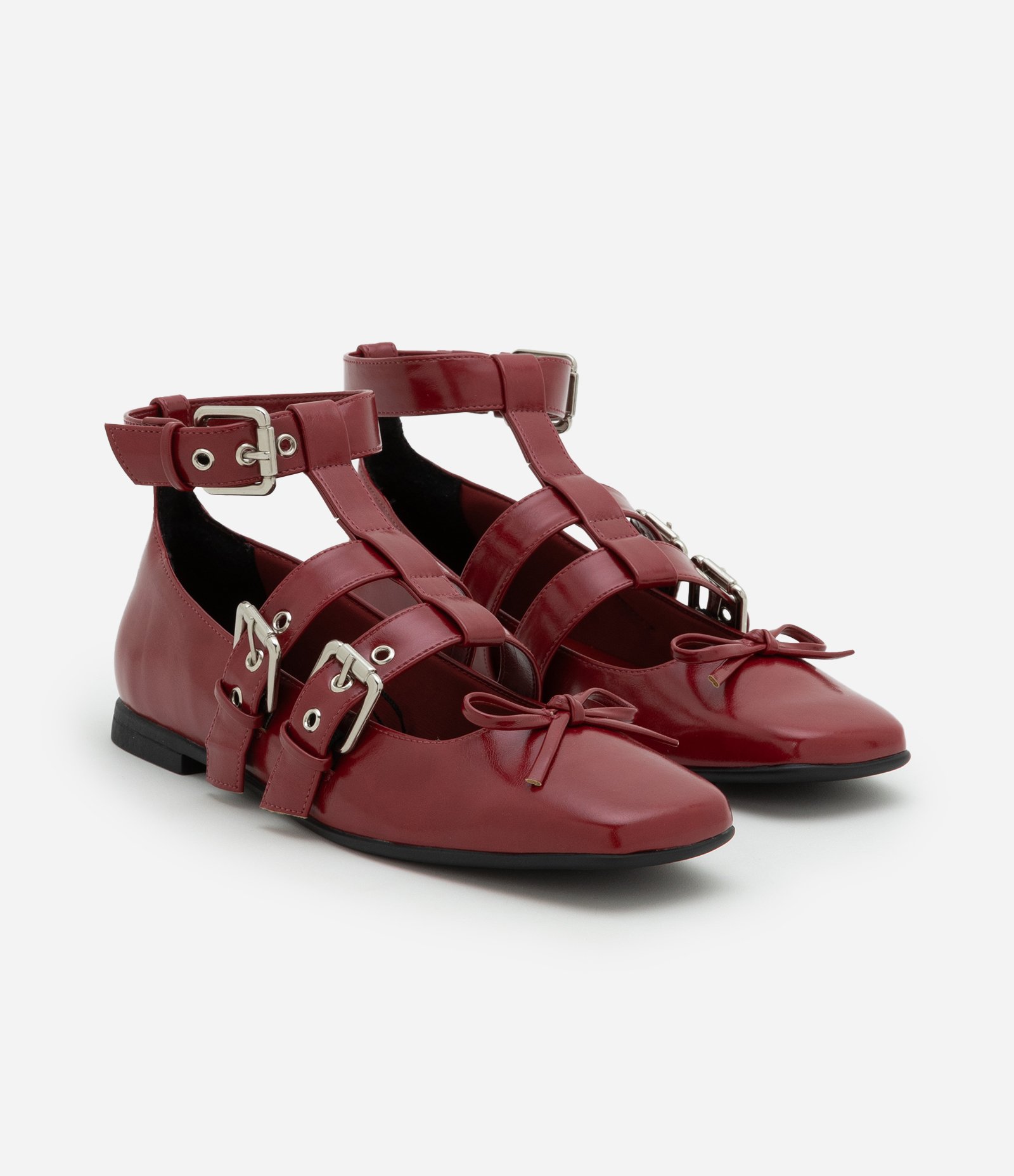 Sapatilha com Tiras Largas Lacinhos e Detalhes em Ilhós Vermelho 2