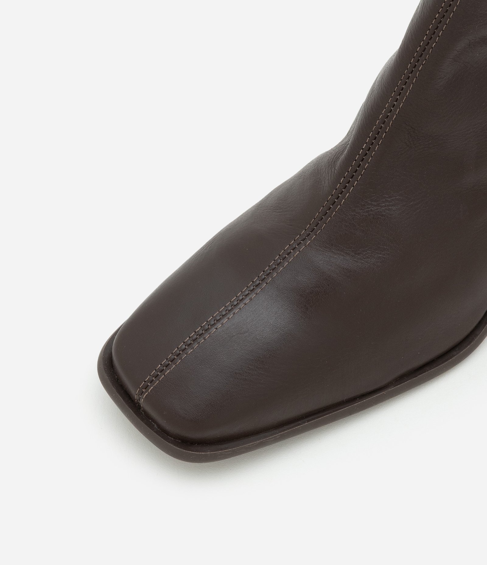 Bota Cano Médio em Couro com Bico Quadrado e Salto Bloco Marrom 5