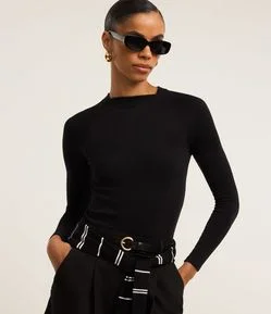 Blusa Básica em Viscose com Gola Alta e Cava Raglan