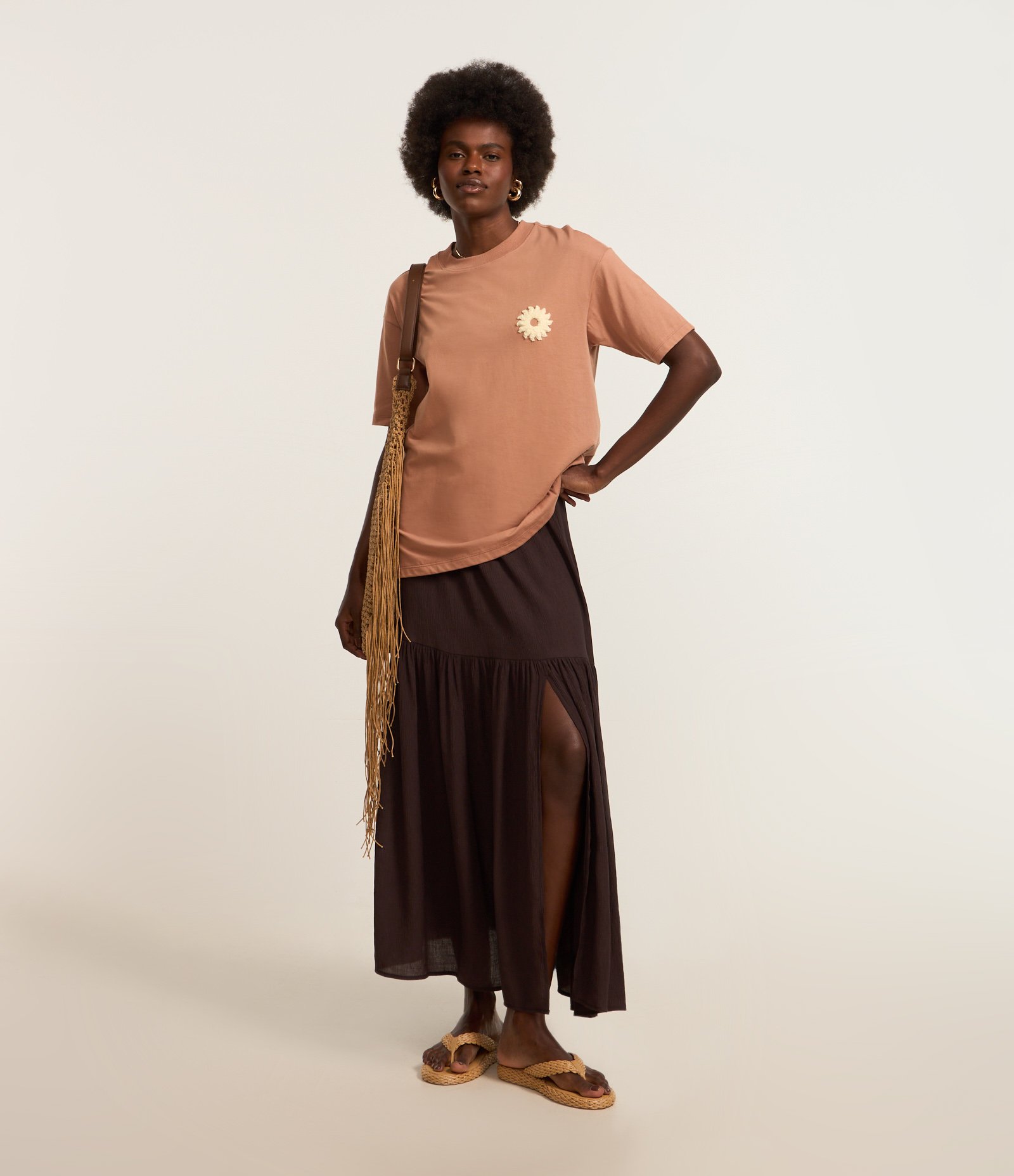 Saia New Midi em Crepe com Babado e Cós Elástico Java Marrom 1