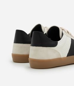 Tênis Chuteira em PU com Listra na Lateral contrastante