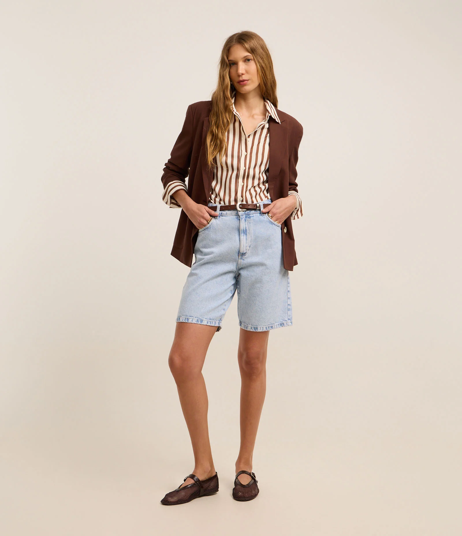 Bermuda Regular em Jeans com Cintura Alta Claro 1