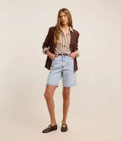 Bermuda Regular em Jeans com Cintura Alta