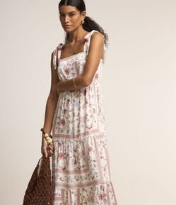 Vestido Evasê Midi em Viscose com Flores Estampadas