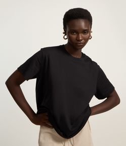 Camiseta Boxy em Algodão com Manga Curta