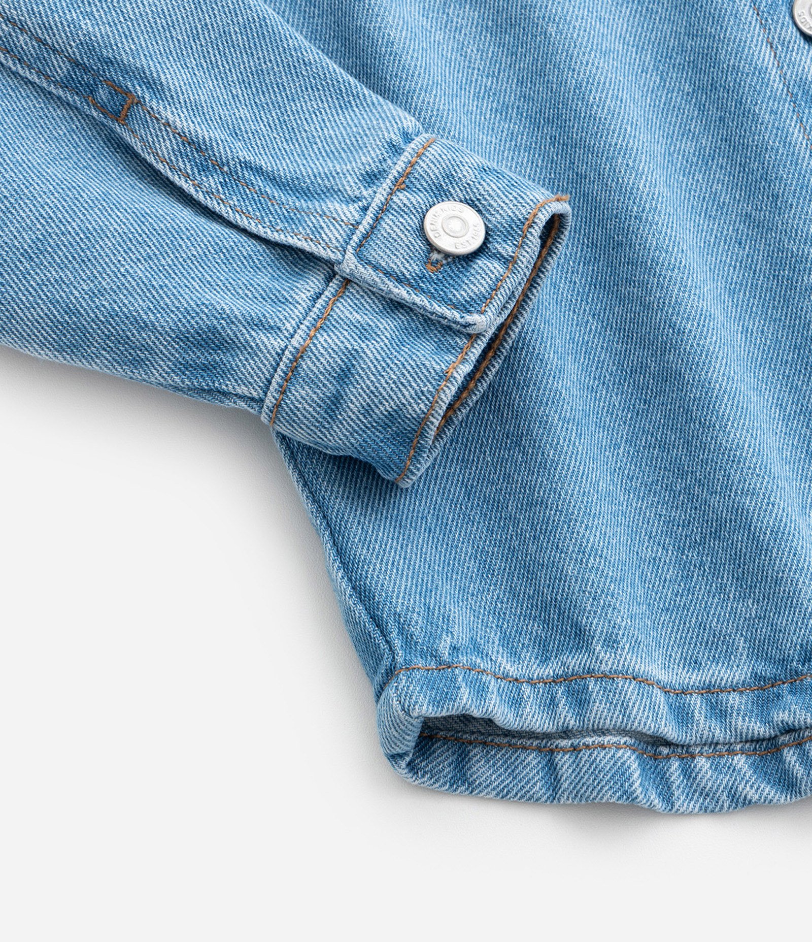 Jaqueta Infantil em Jeans com Tachinhas Aplicadas - Tam 1 a 6 Anos Azul 4