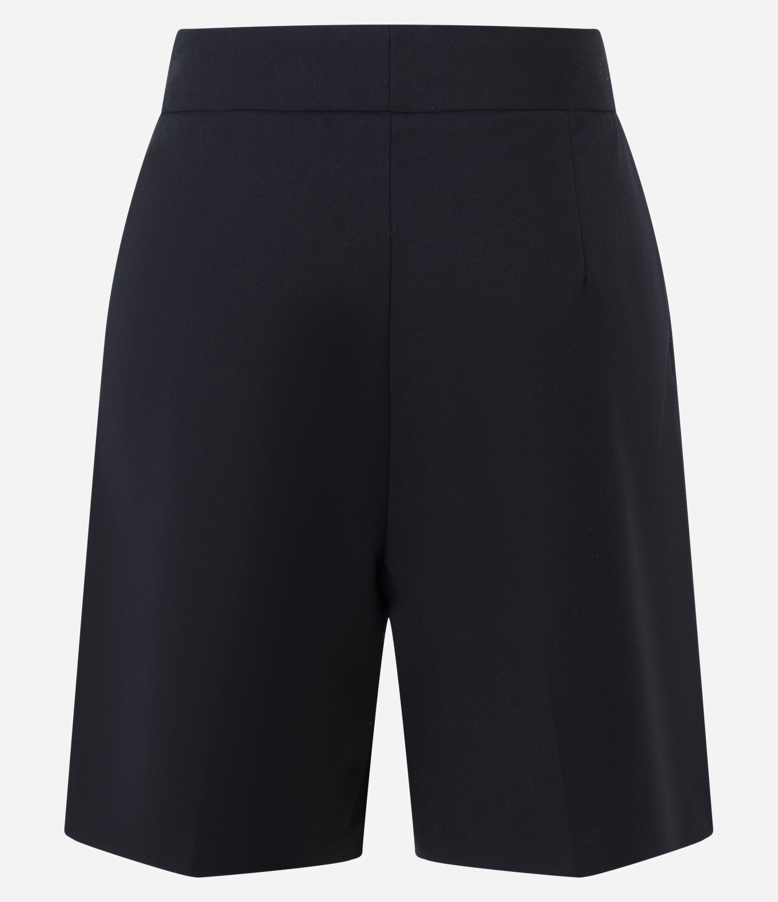 Bermuda Reta Alfaiatada com Botão Brasão no Cós e Lapela Preto 6