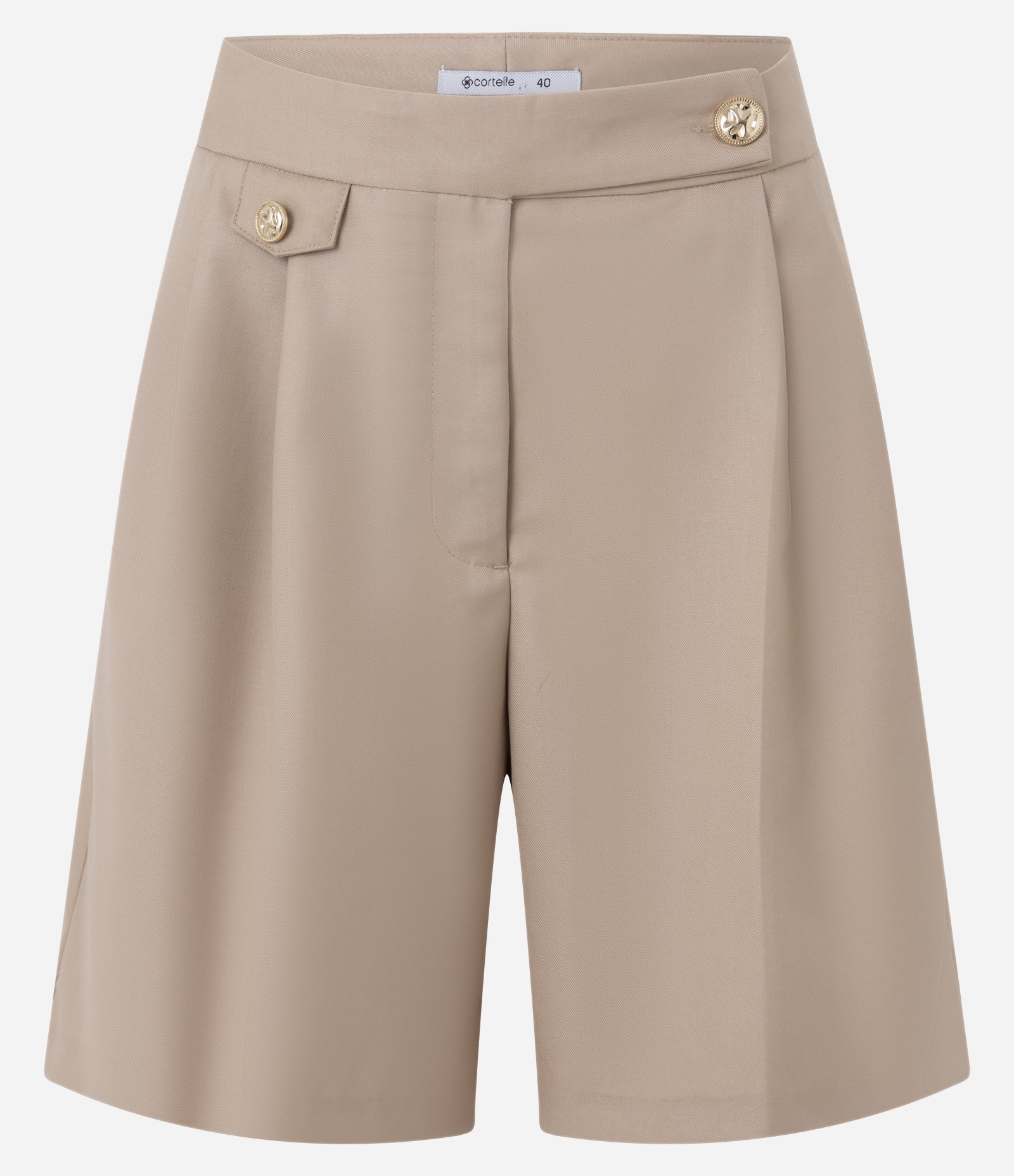 Bermuda Reta Alfaiatada com Botão Brasão no Cós e Lapela Bege 7