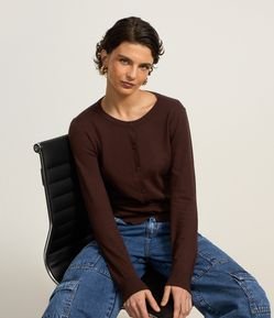 Cardigan Básico em Tricô com Gola redonda