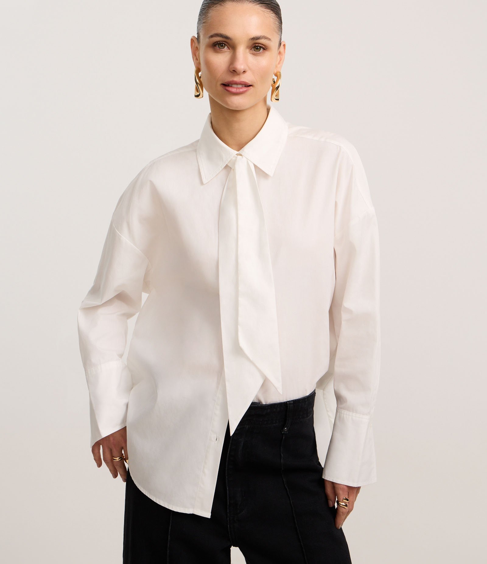 Camisa em Tricoline com Gola Laço e Branco 1