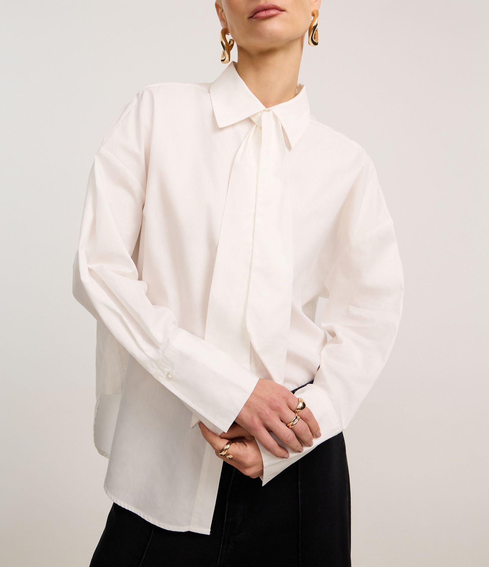 Camisa em Tricoline com Gola Laço e Branco 4