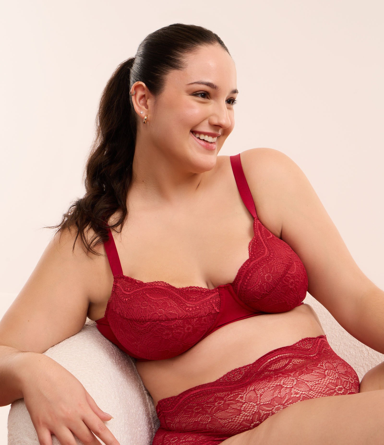 Sutiã Meia Taça em Renda com Aro Curve e Plus Size Vermelho 2